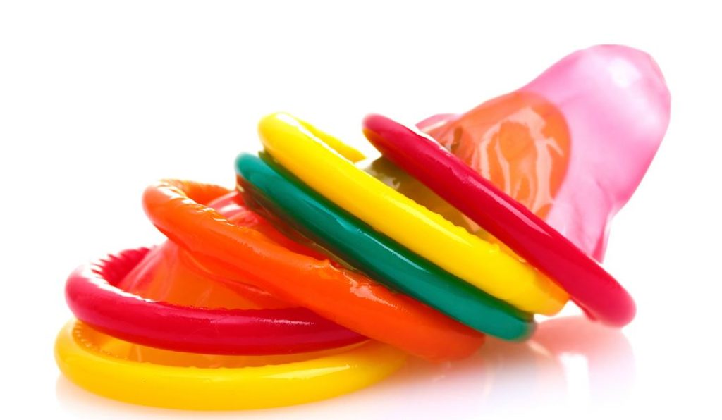 Inventan un preservativo que es capaz de cambiar de color si detecta enfermedades sexuales. Foto: fuentes/referencial