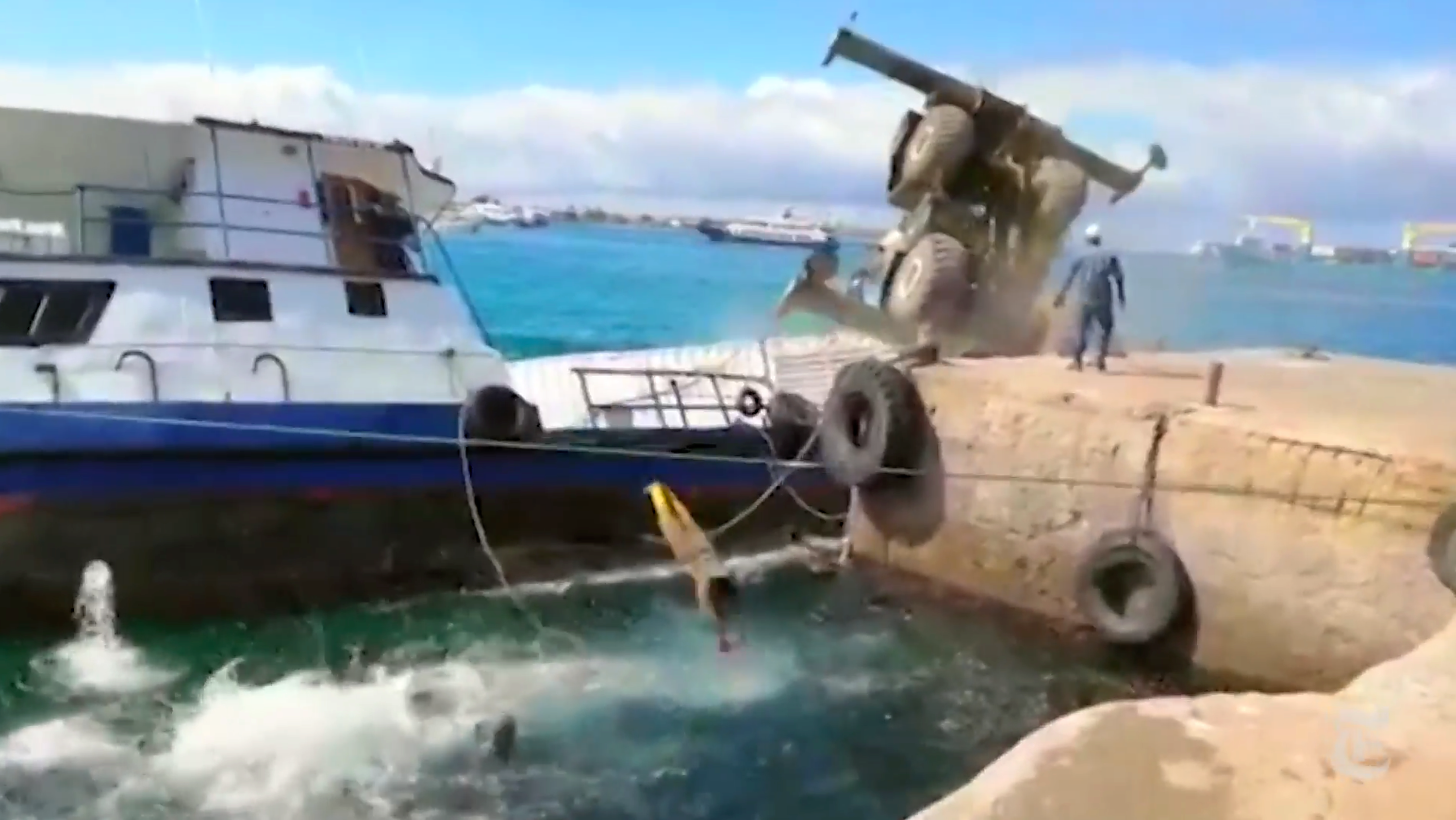 Ecuador consternado por derrame de combustible en las Islas Galápagos