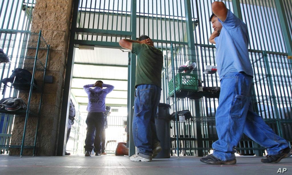 Denuncian 900 venezolanos detenidos en centros de inmigración de EE.UU. Foto: fuentes.