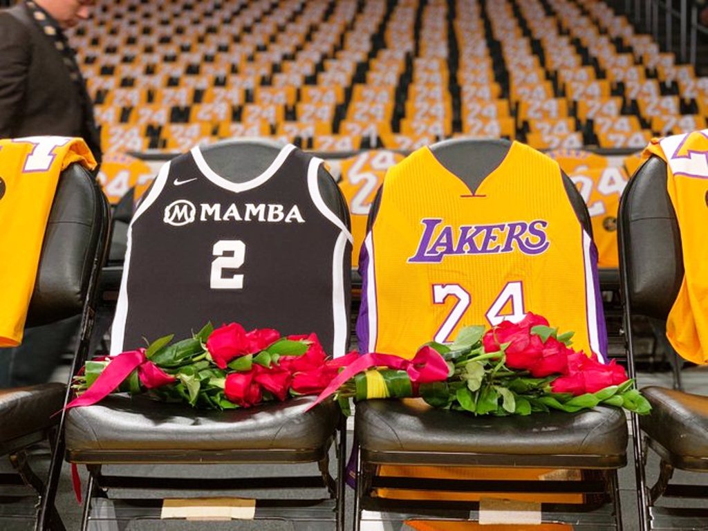 Resultado de imagen para kobe bryant homenaje los Lakers"