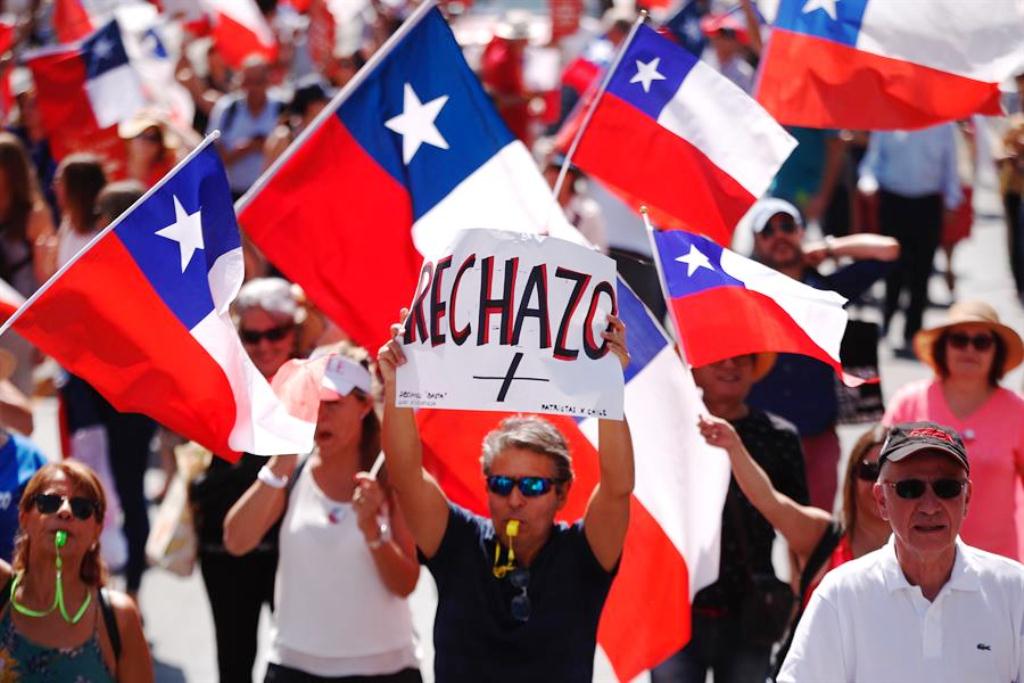 Miles de chilenos marcharon - noticiasACN