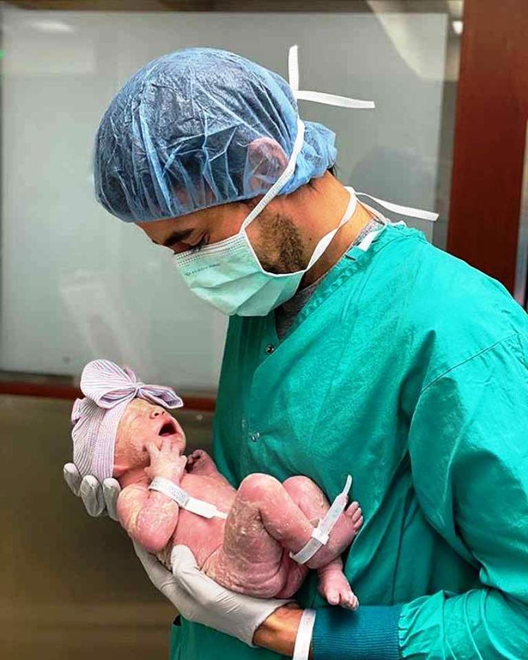 Enrique Iglesias reveló nombre de su bebé . noticiasACN