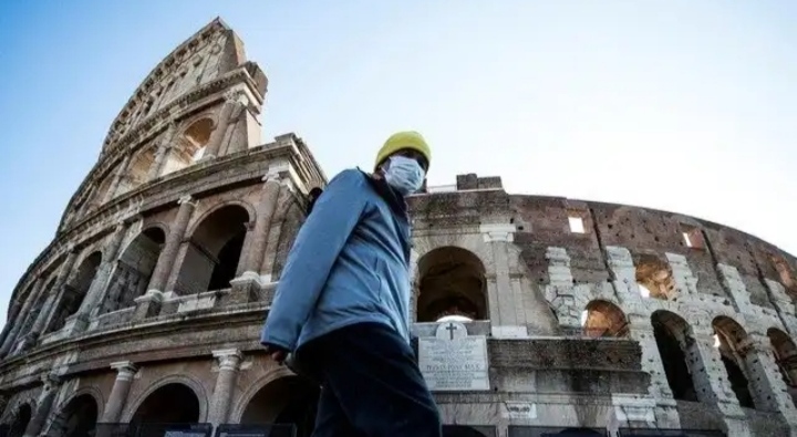 casi mil muertes en Italia