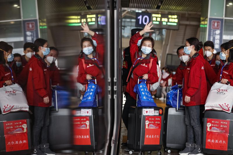 China: Levantan restricciones de transporte en la provincia de Hubei