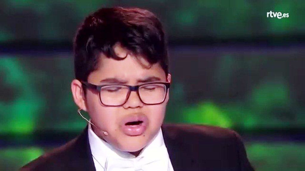 Niño venezolano cautiva a España - noticiasACN