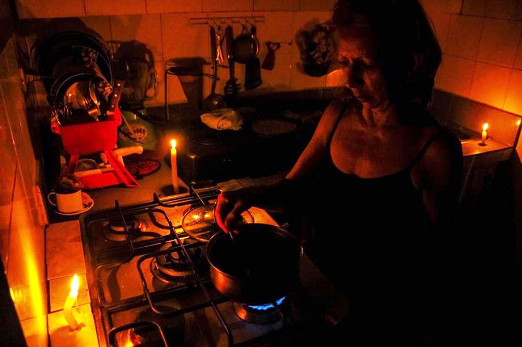 Venezuela a oscuras - noticiasACN