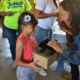Niños beneficiados con zapatos en Guacara