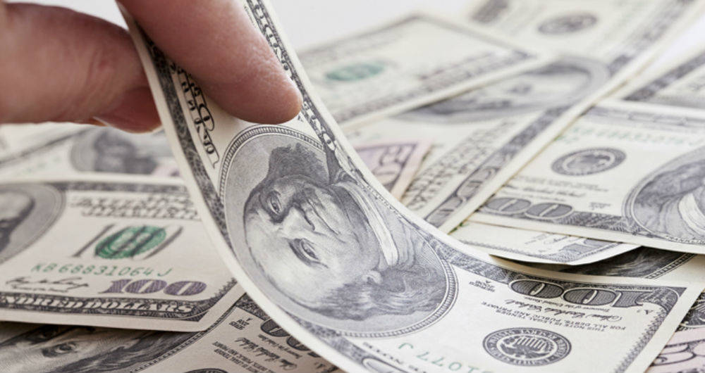 Dólar paralelo traspasa barrera de los 100 mil