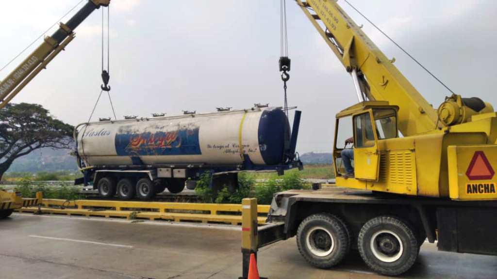 Gandola volcó en viaducto La Cabrera - noticiasACN