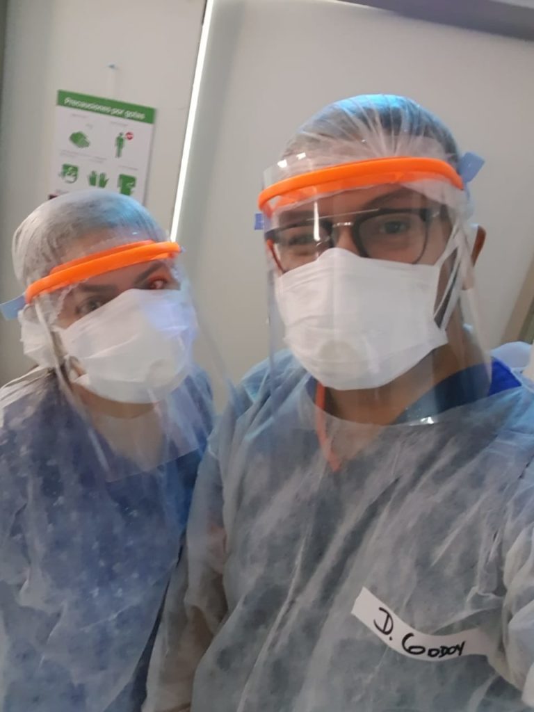 Venezolano dedica su vida a cuidar pacientes con covid-19 en Argentina