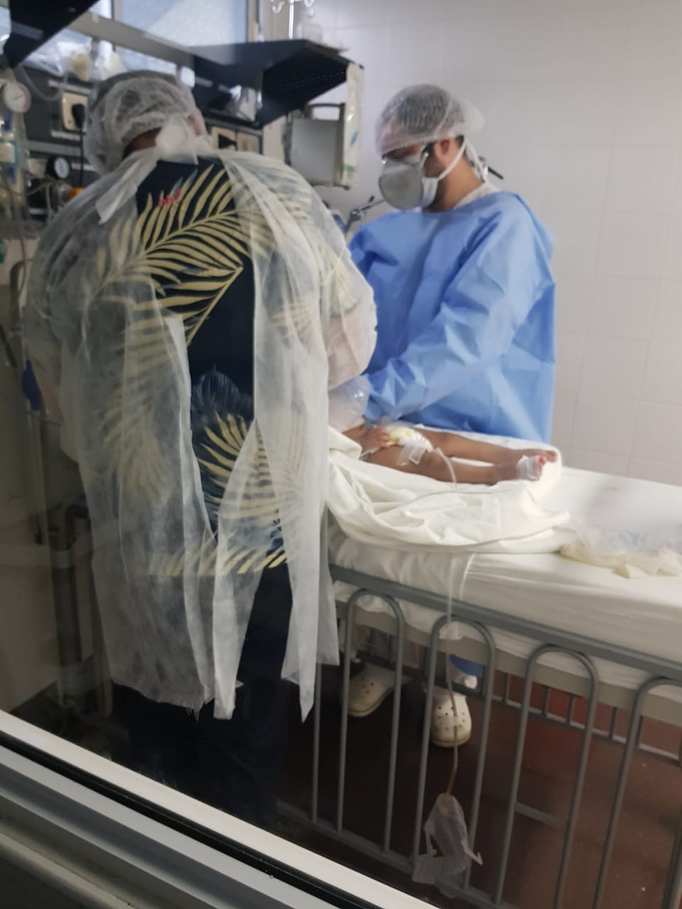 Venezolano dedica su vida a cuidar pacientes con covid-19 en Argentina