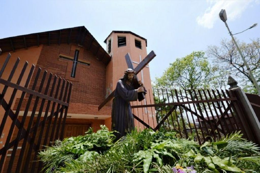 Nazareno en puertas de las iglesias - noticiasACN