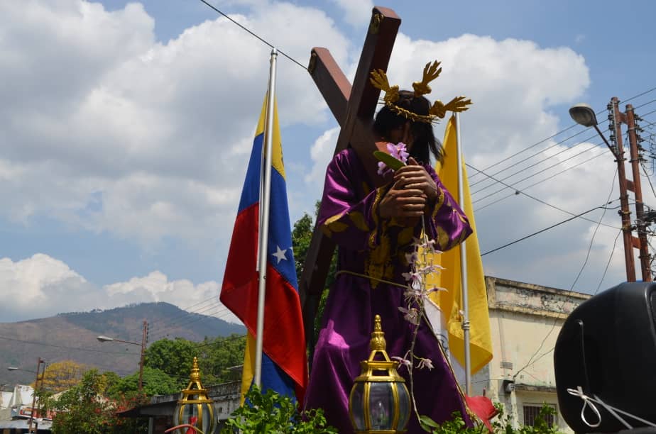 Nazareno recorre Naguanagua