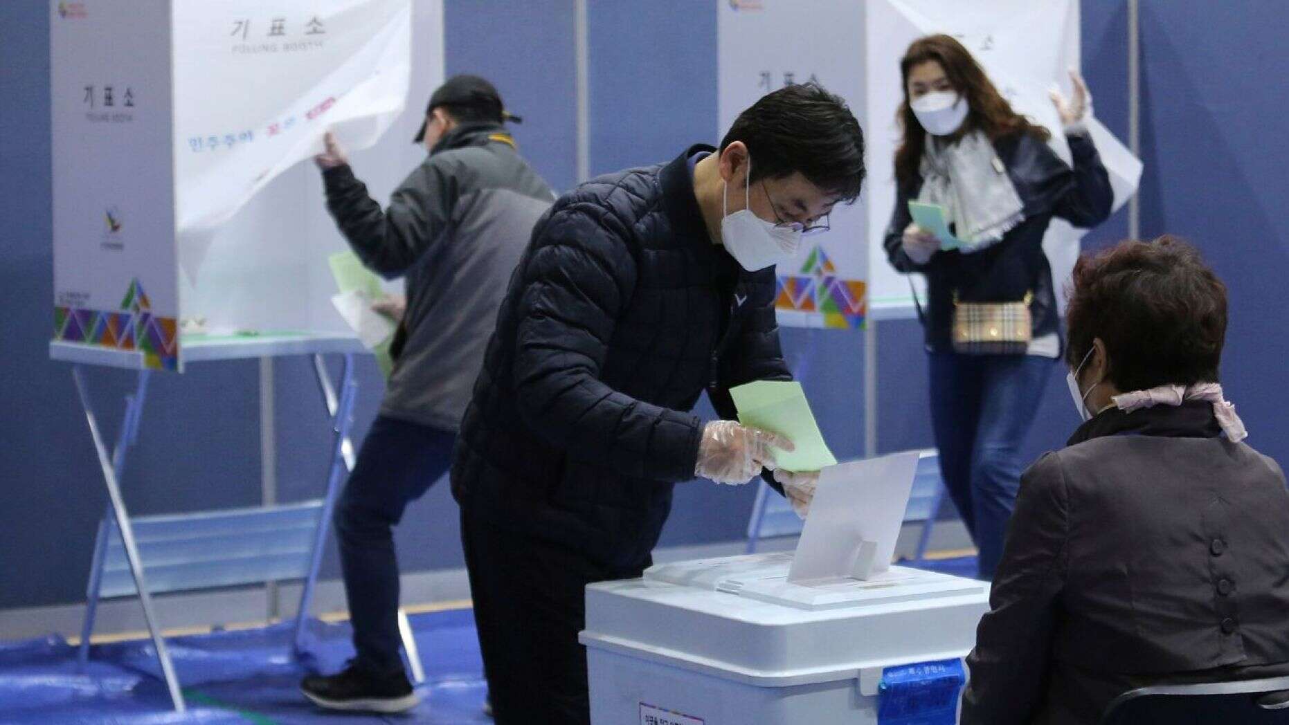 Corea del Sur realiza elecciones a pesar del Covid-19