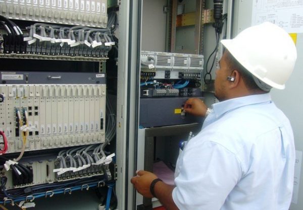 mantenimiento en la central de CANTV - ACN