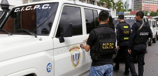 Detienen a hombre por estafar - ACN