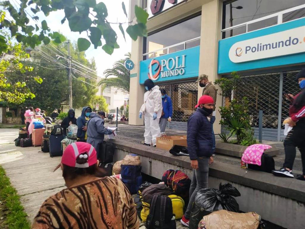 90 venezolanos de ecuador - acn