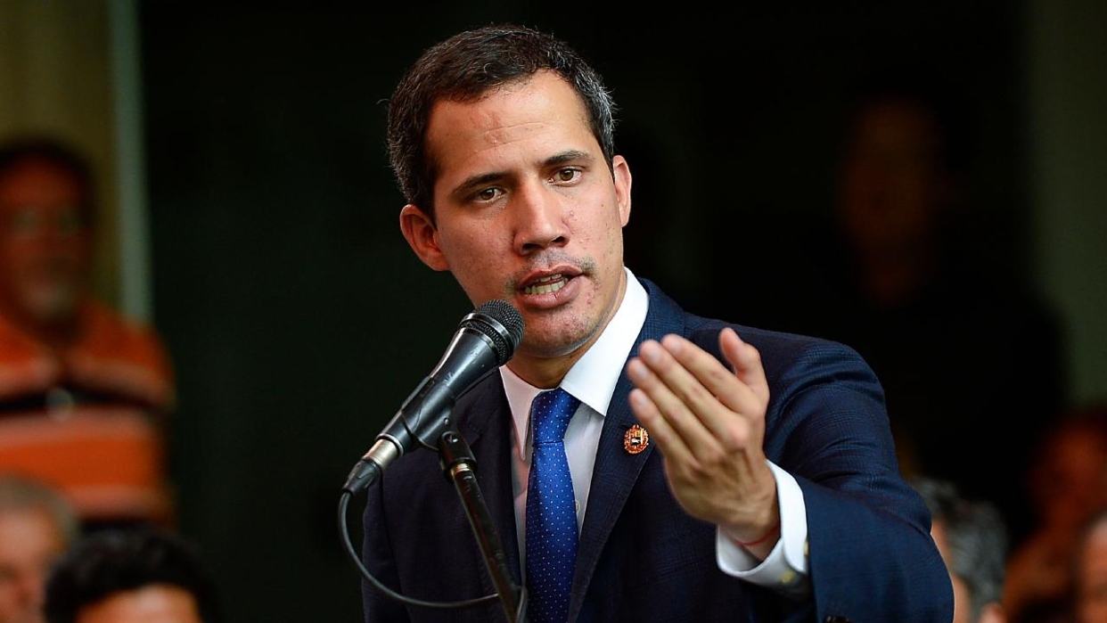 Guaidó aceptó renuncia de J. J. Rendón y Sergio Vergara
