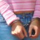 Mujer intenta estafar a un comercio