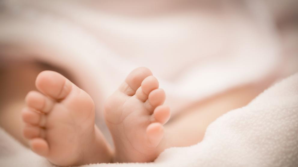 Bebé de 11 meses muere tras ser vacunado