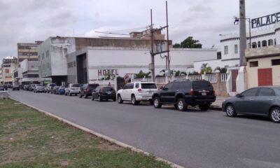 extensas colas en gasolineras de Carabobo