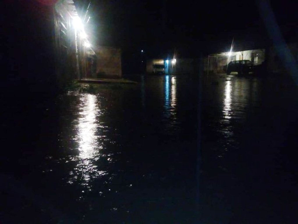 Desbordamiento del canal de Trapichito - noticiasACN