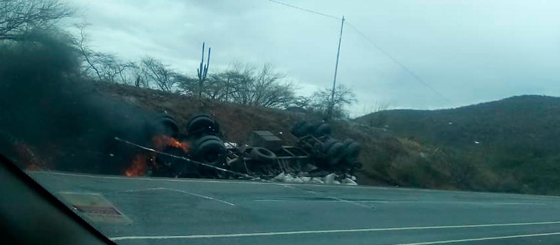 conductor volcó y se incendió- acn