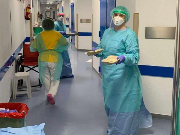 Enfermeras y bionalistas paralizan actividades