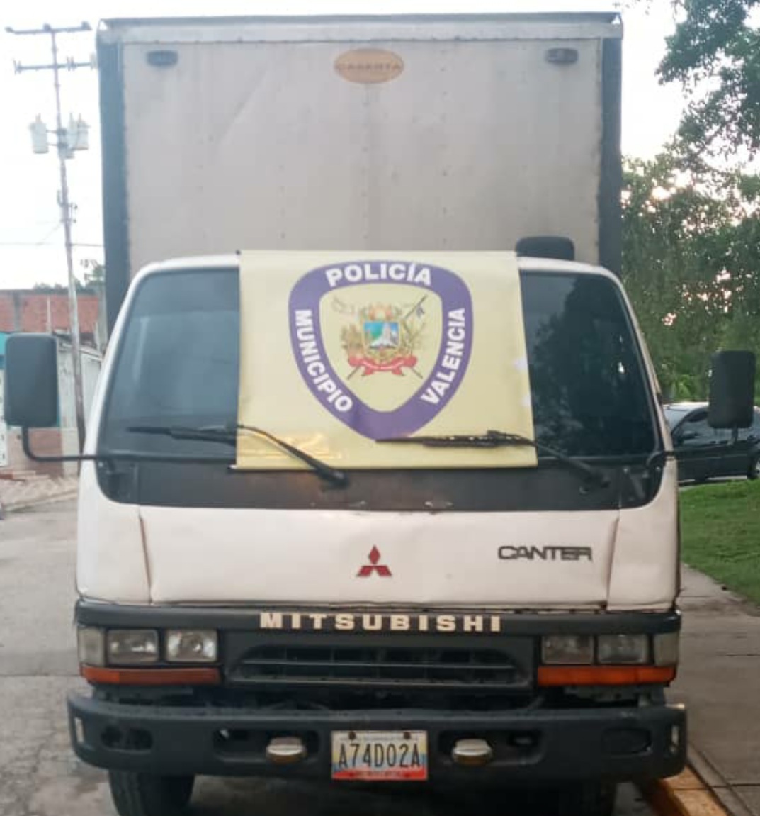 camión abandonado en Las Palmitas - ACN