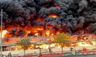 Reportan incendio masivo de un centro comercial en los Emiratos Árabes Unidos