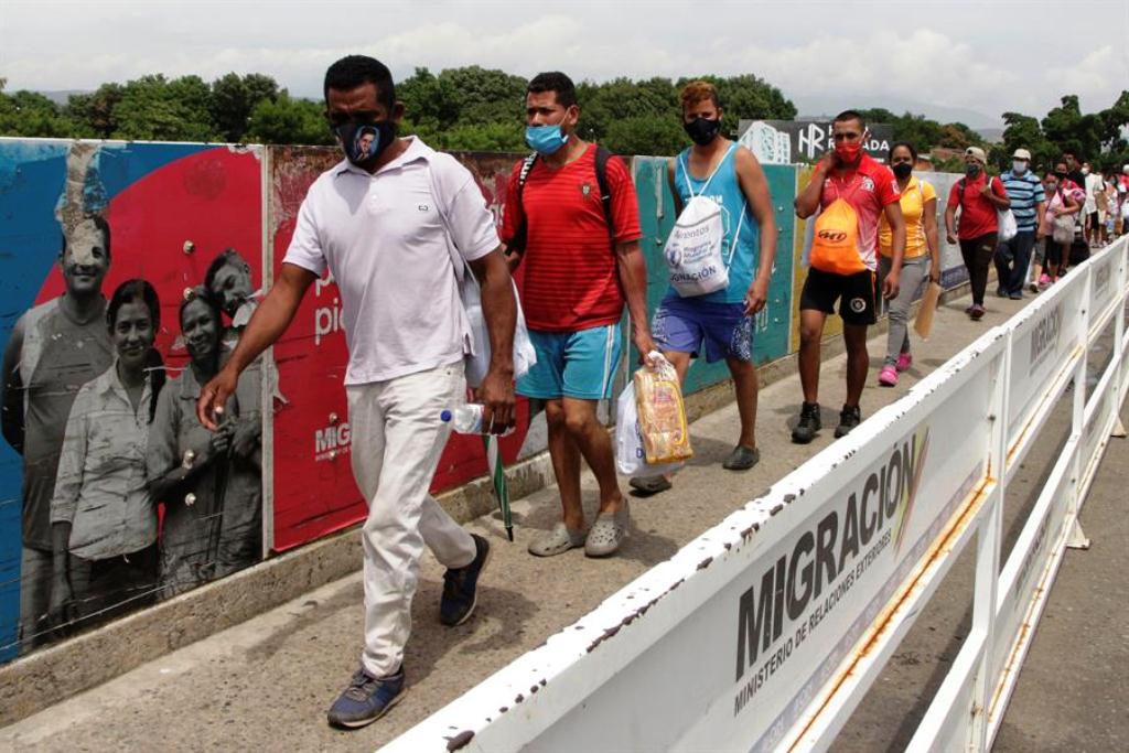 Unos 200 venezolanos retornaron a su país - noticiasACN