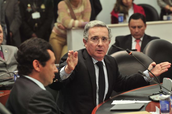 uribe renució al senado- acn