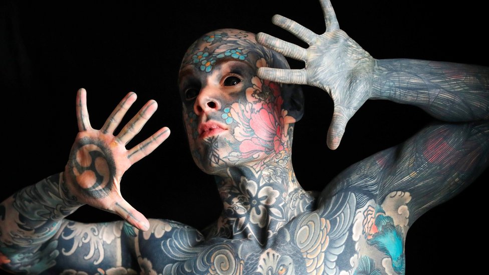maestro tatuado despedido francia- acn