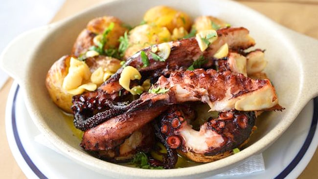 pulpo al ajillo