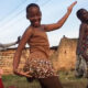 En África bailan Awake de Robert Vogu