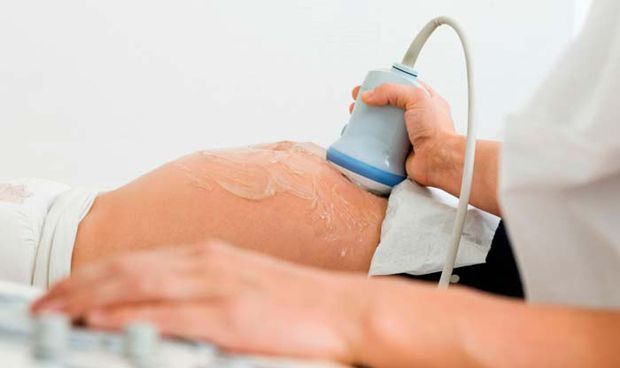 Ginecólogo engendró en procesos de inseminación