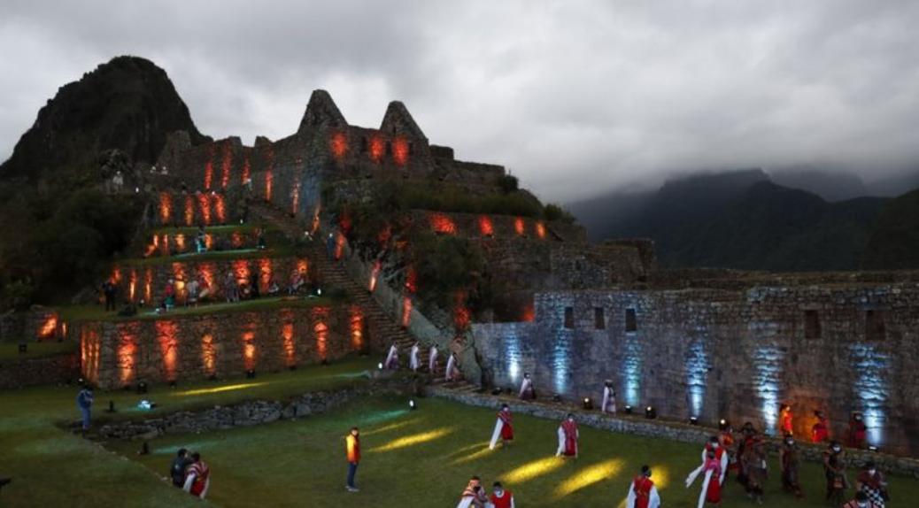Reabre Machu Picchu con la esperanza de volver a atraer a turistas