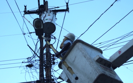 Alcalde Betancourt ofreció disculpas a afectados por falla eléctrica en Puerto Cabello