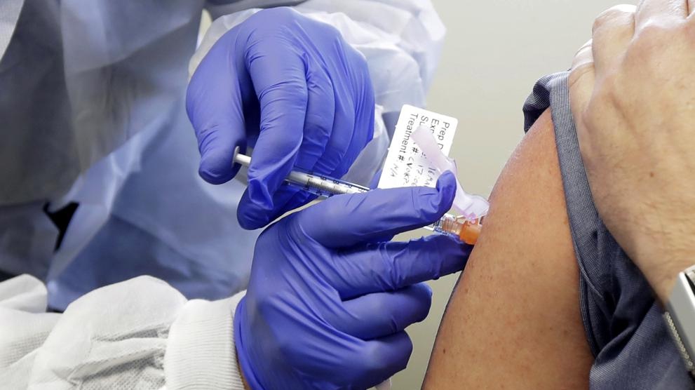 OMS: Los mas pobres no deben ser pisoteados en la carrera por las vacunas