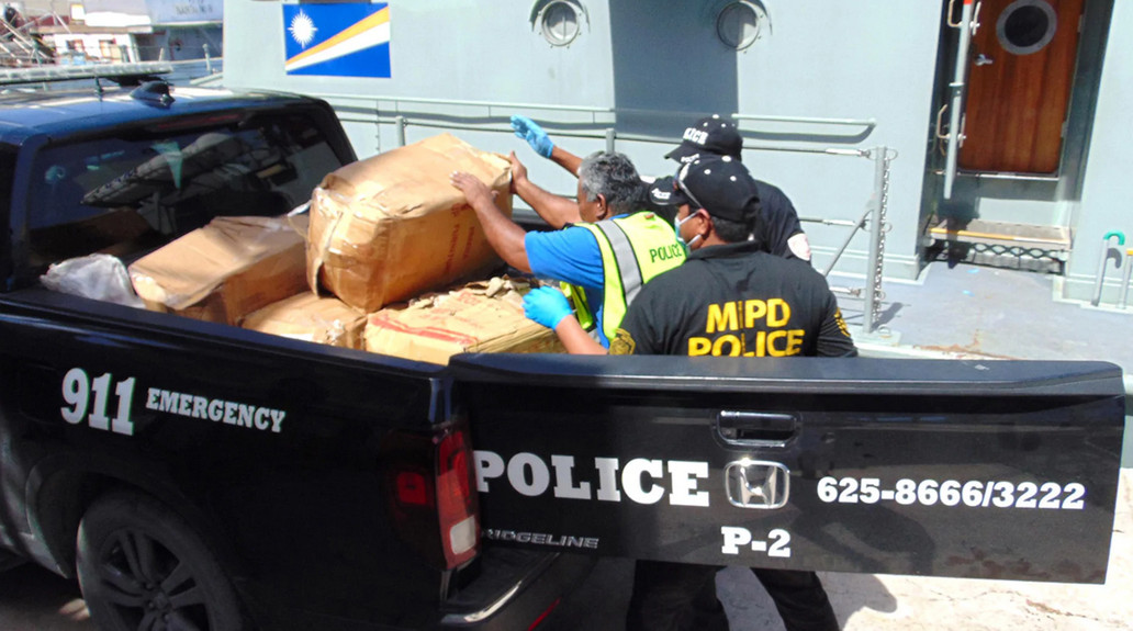 Encuentran barco abandonado con cargamento de cocaína valorado en 80 millones dólares