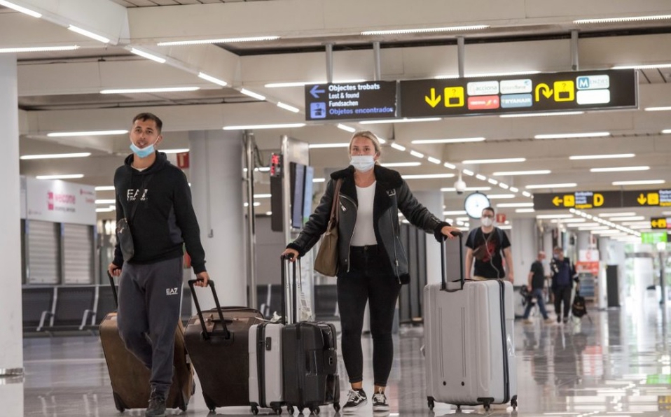 OMS pidió reforzar restricciones en Europa