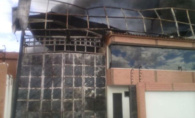Incendio en Los Jarales - ACN