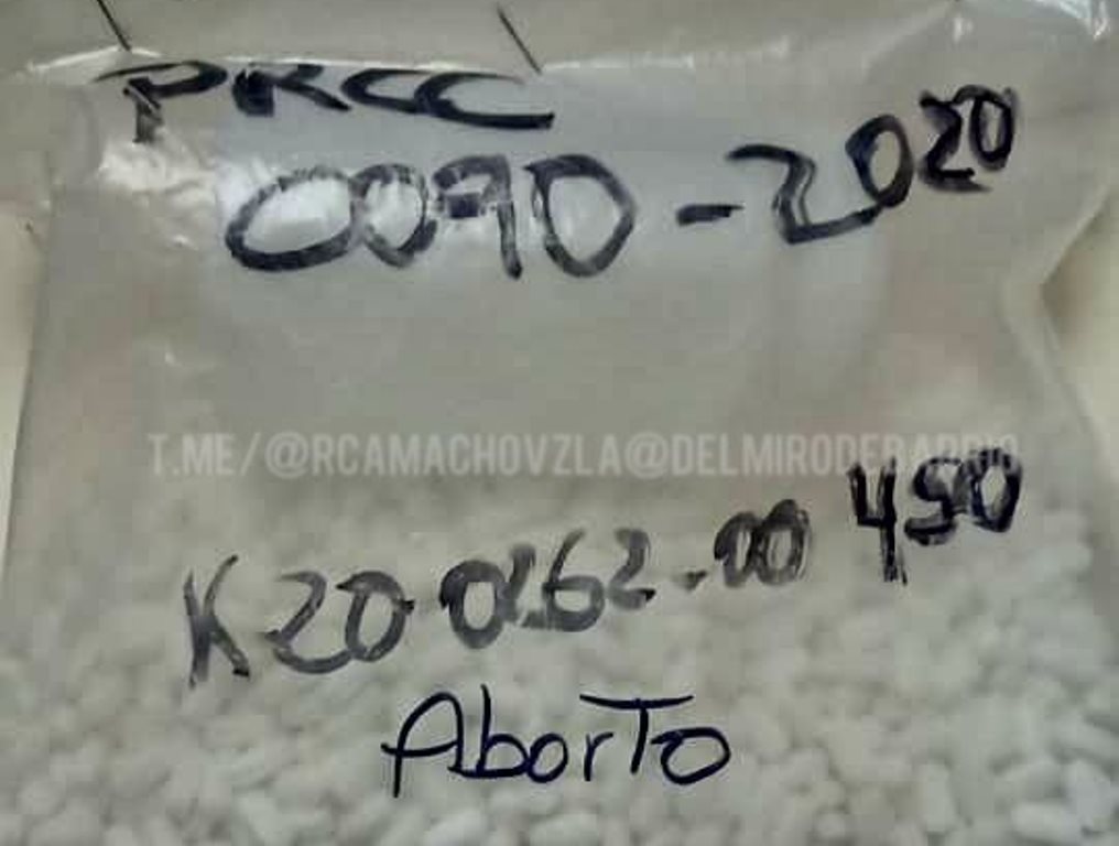 Maestra ayudó a abortar a una menor