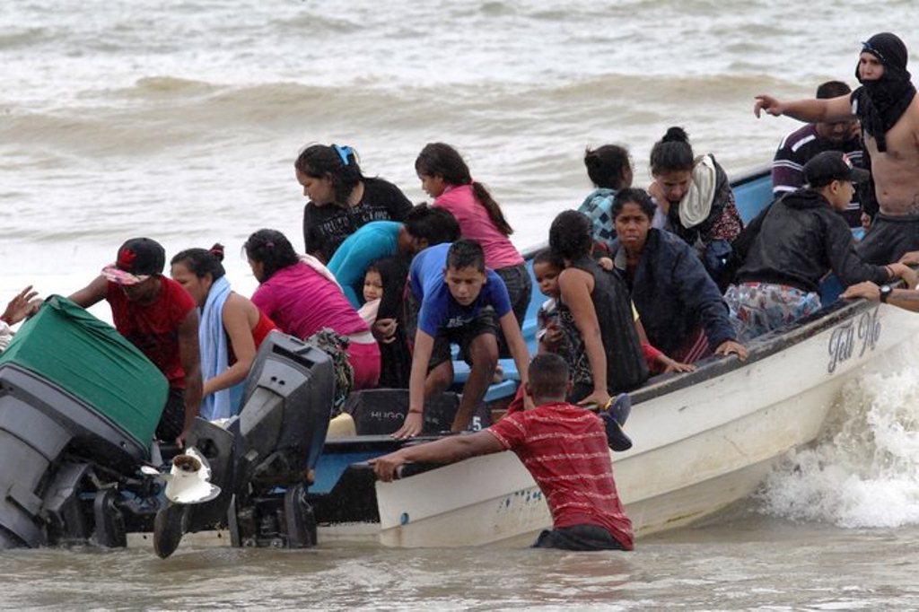 Niños venezolanos siguen detenidos - noticiasACN