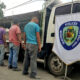 detenidos por arrojar escombros en la vía - ACN