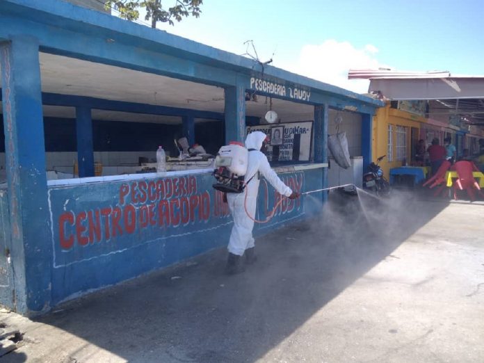 Desinfectados locales de playa en Puerto Cabello