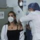 Primera venezolana en recibir la vacuna