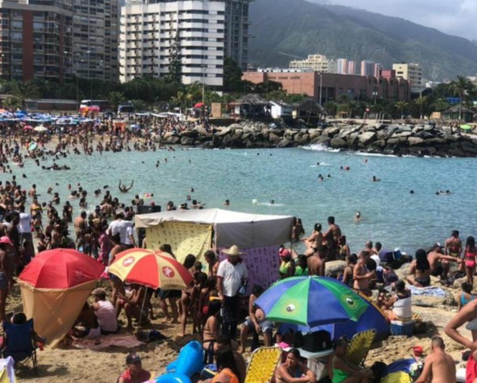 abarrotadas playas la guaira- acn