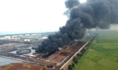 Incendio en refinería de petróleo de Indonesia