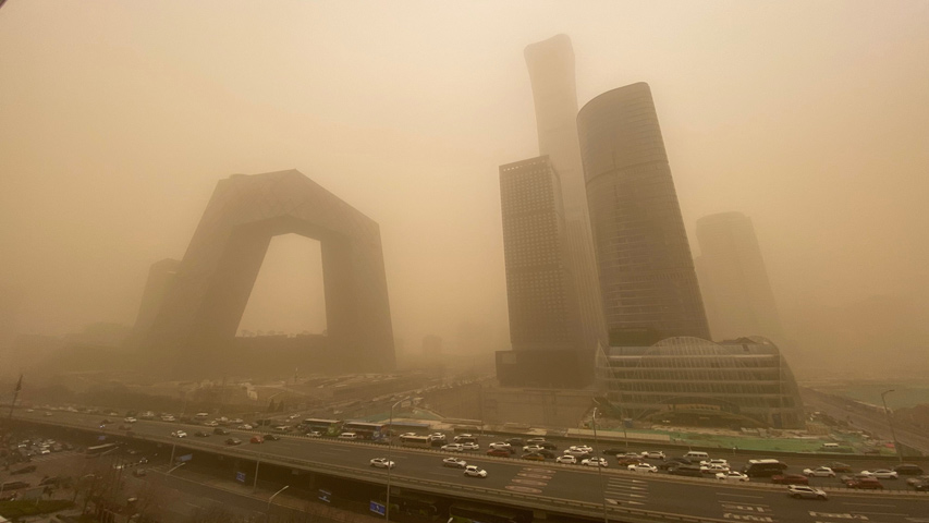 Pekín nuevamente cubierta de arena